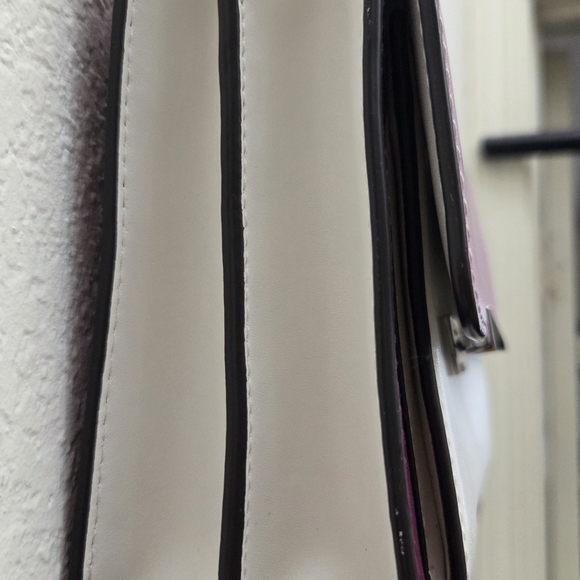 MICHAEL KORS Women's JADE LG Leather Shoulder Bag - Picture 6 of 12